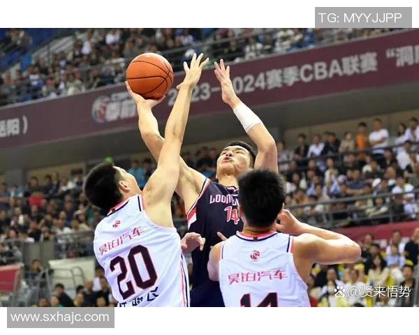 广州男篮与重庆男篮激战正酣谁将赢得这场精彩对决的胜利